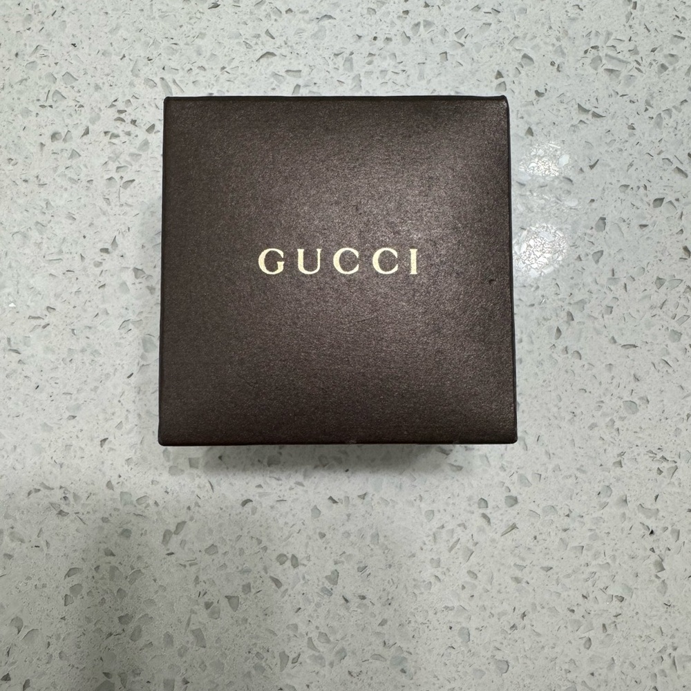 Gucci Blind for Love Necklace - Picture 7 of 13